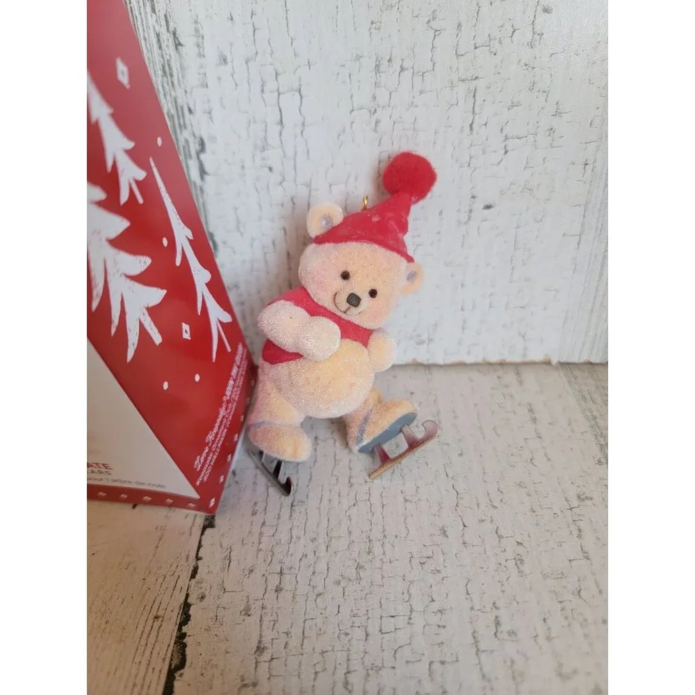 Hallmark can't wait‎ to skate marry Hamilton Bears ornament Xmas